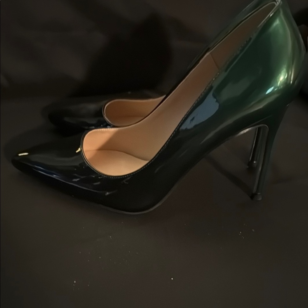 Elegant Black Patent Leather Heels with Stiletto